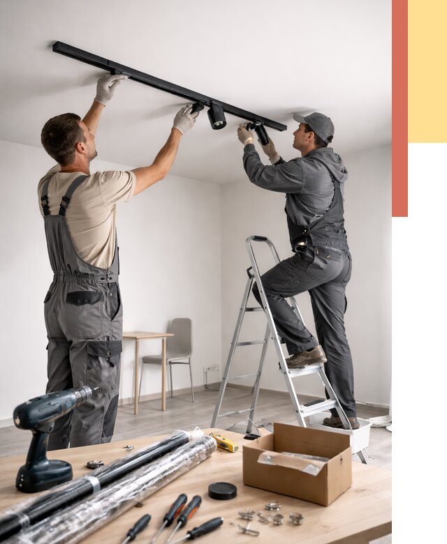 Установка трековых светильников в натяжной потолок в Кизляре от 4268 руб. | ОТДЕЛОЧНИК-Кзр